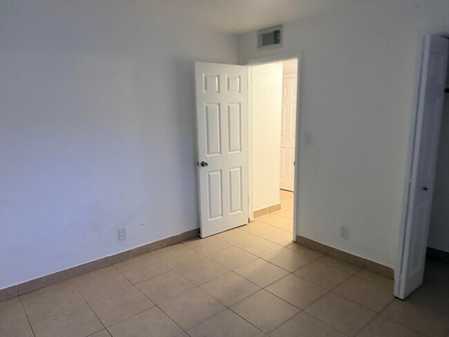Building Photo - 5271 SW 90th Way