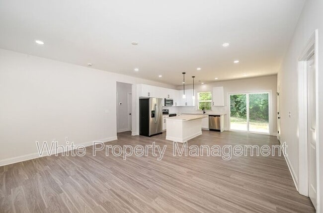 Building Photo - 412 Hampton St