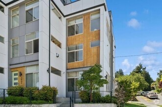 Building Photo - 3865 Gilman Ave W