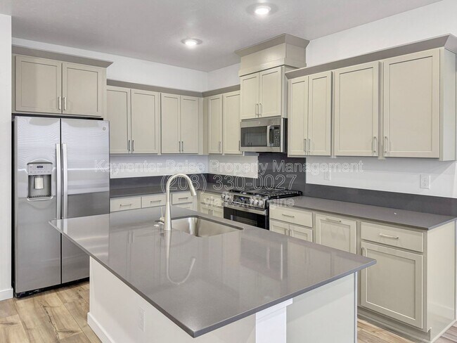 Foto del edificio - 4119 W Perspective St