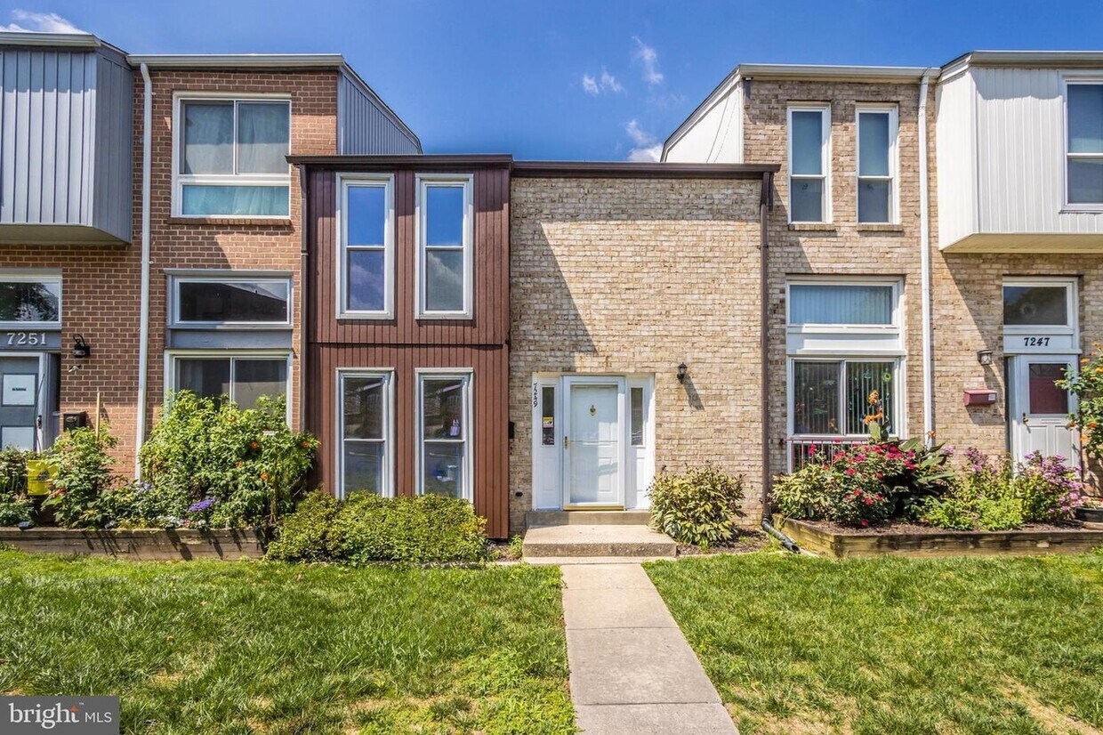 Photo - 7429 Mill Run Dr (Derwood, MD)