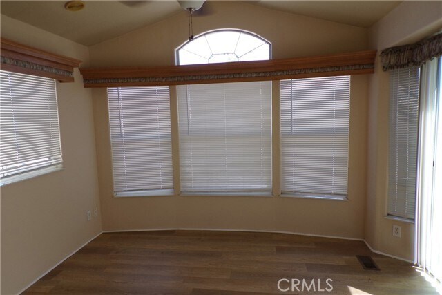 Foto del edificio - 12710 3rd St
