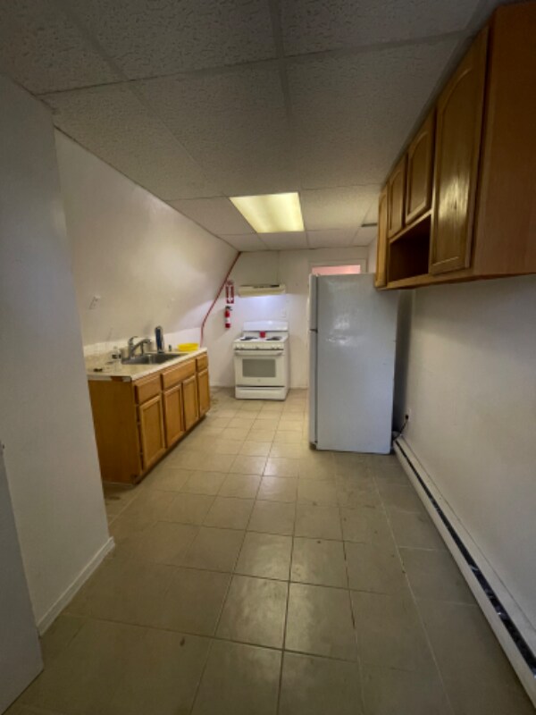 Building Photo - 806 S 12th St