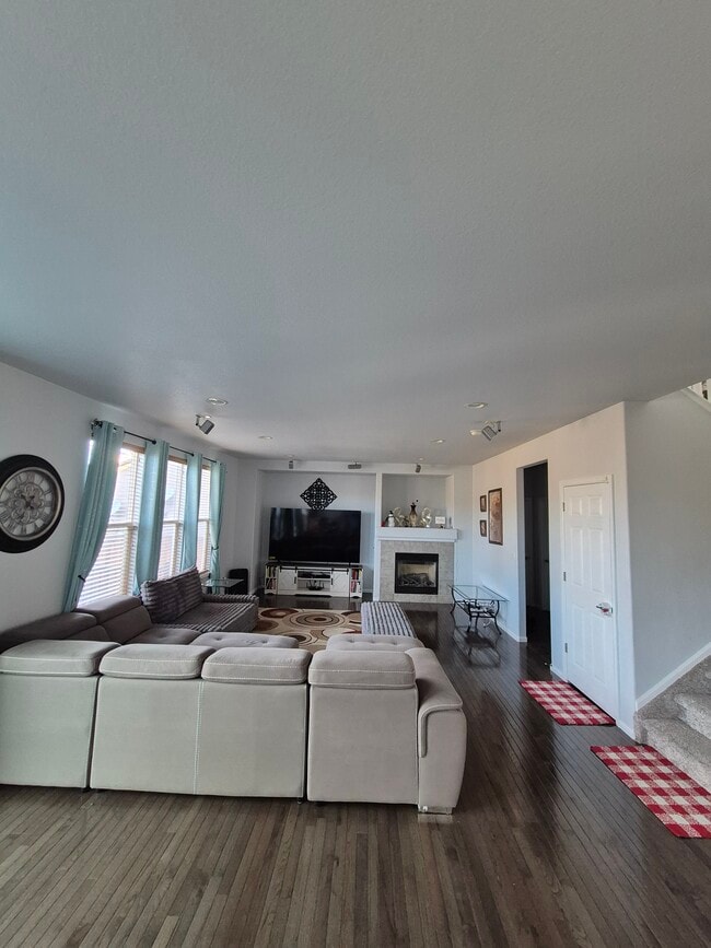 Living Room - main floor - 4441 S Johnson Ct