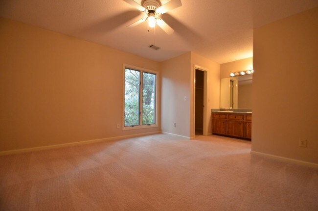 Building Photo - 2255 Pristine View Rd