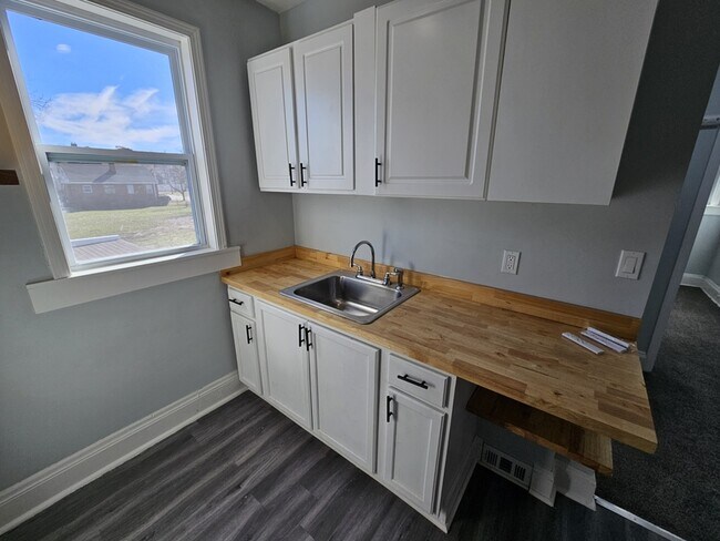 Building Photo - 12405 Signet Ave