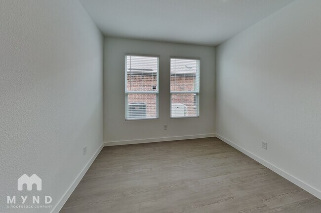Foto del edificio - 1718 Milton Dr
