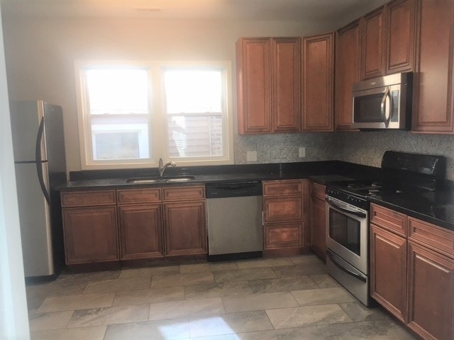 Building Photo - 4232 N Troy St