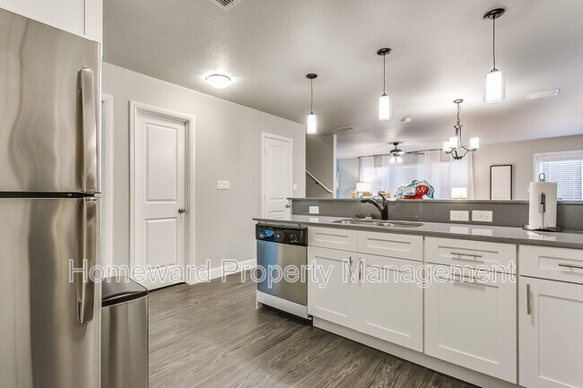 Foto del edificio - 3817 Huntington Dr