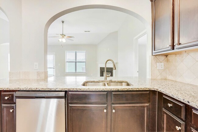 Building Photo - 3204 Alhambra Cir