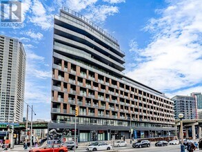 Building Photo - 169 Fort York Blvd