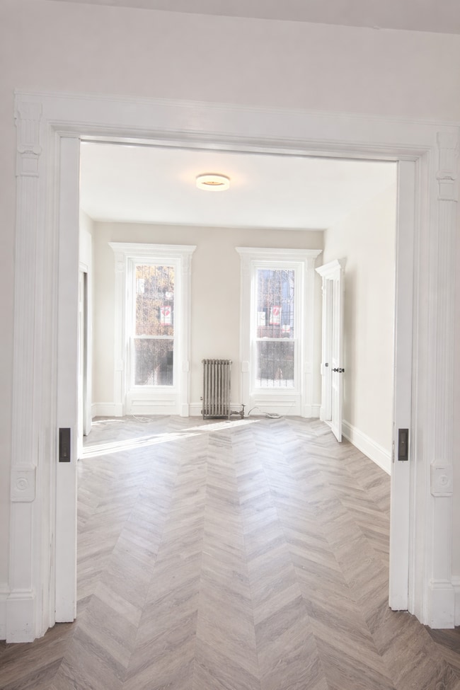 Building Photo - 18A Vernon Ave