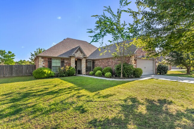 Building Photo - 3960 W Mountain View Dr