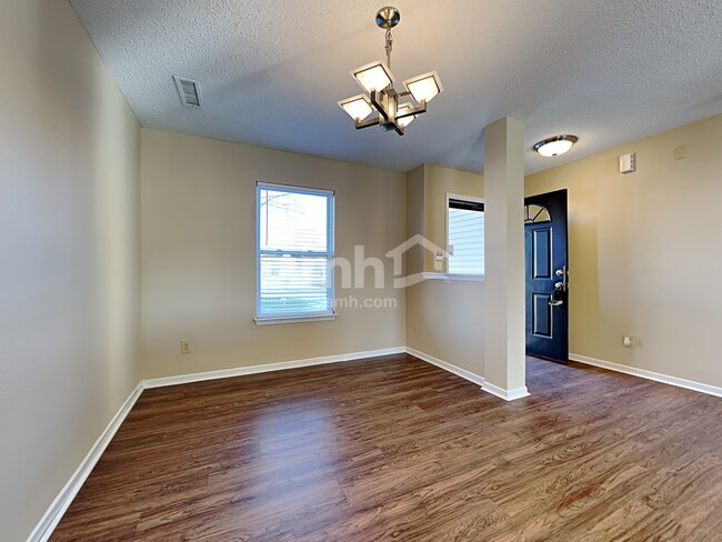 Building Photo - 5730 N Jamestown Drive