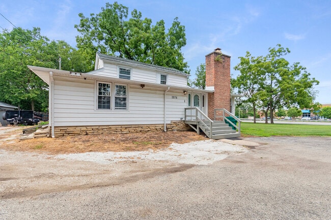 Building Photo - 2576 Plainfield Rd