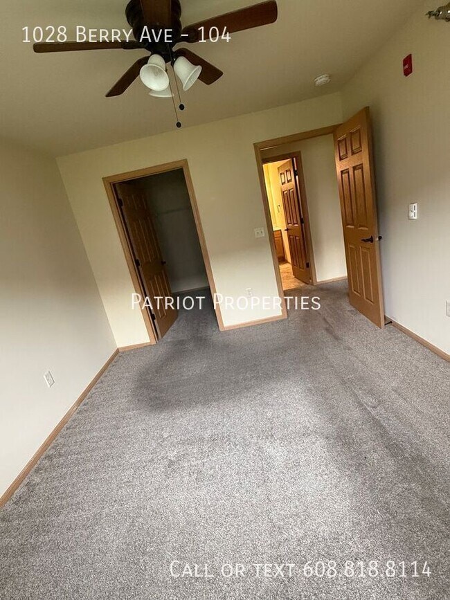 Foto del edificio - 1028 Berry Ave