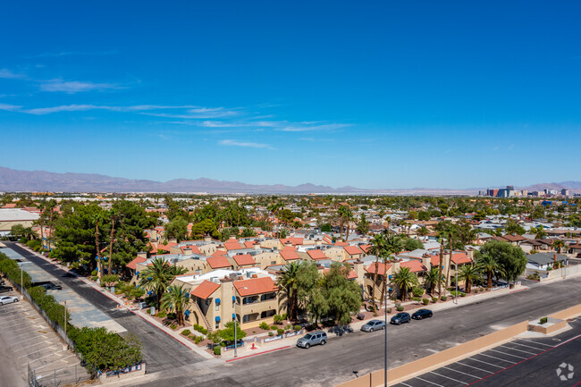 Foto del edificio - Newport Cove