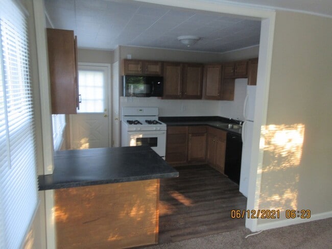 Building Photo - 2731 Stanford Ave