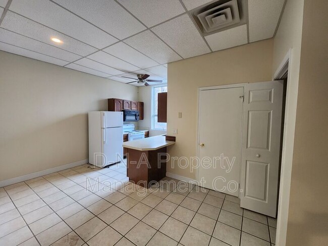 Building Photo - 216 Friemann Ln