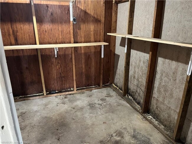 Building Photo - 3 bed, 2 bath, House.