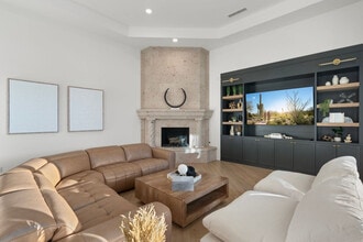 Building Photo - 6443 E Malcomb Dr