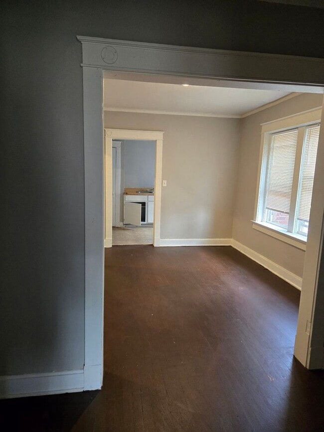Building Photo - 131 Lawn Ave