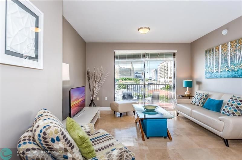 Foto principal - 1650 Galiano St
