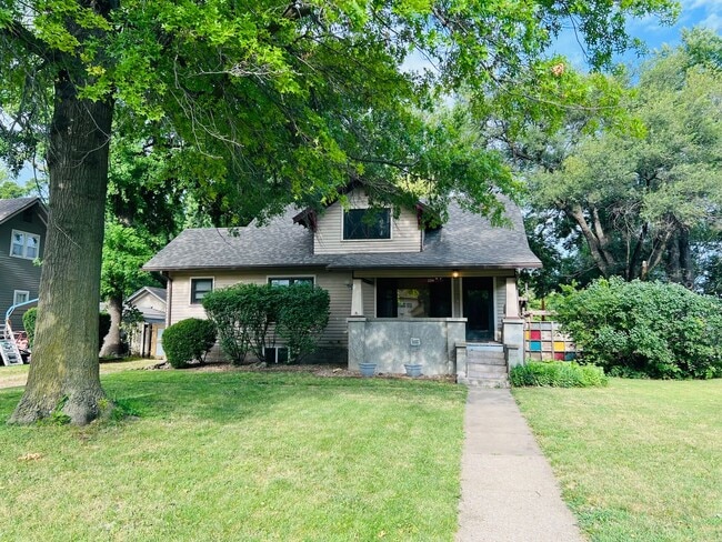 Foto del edificio - Discover Timeless Charm: Enchanting Historic Home in a Picturesque Small Town