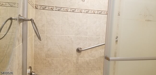 Foto del edificio - 374 E Midland Ave