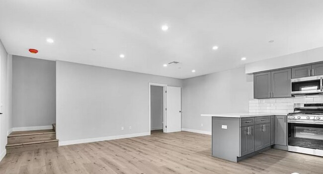 Foto del edificio - 4537 1/2 W 18th St