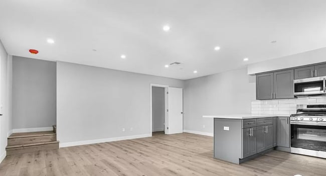 Foto del edificio - 4537 W 18th St