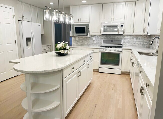 Foto del edificio - 2510 Heatherwood Ct