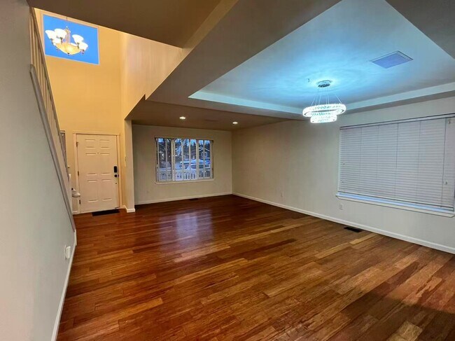 Foto del edificio - 6412 77th Dr NE