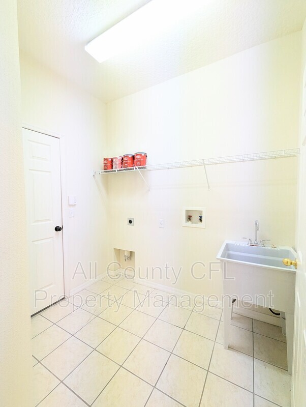 Building Photo - 8380 Baywood Vista Dr
