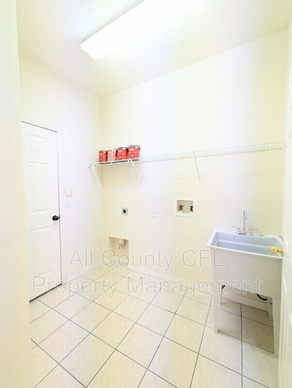 Foto del edificio - 8380 Baywood Vista Dr