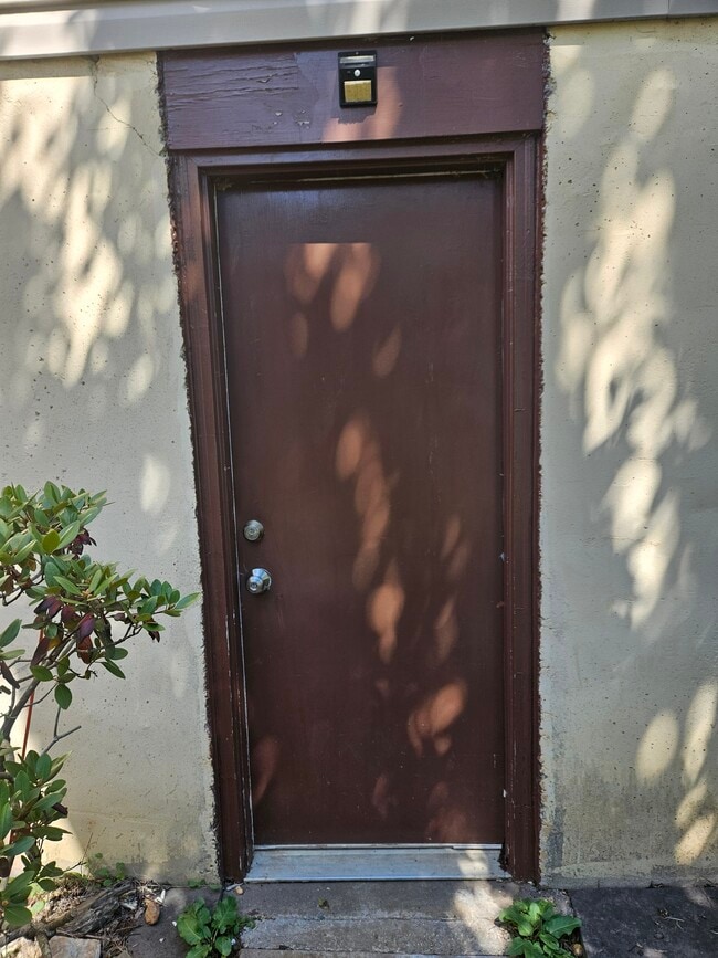 Entrance - 7508 Tarpley Dr