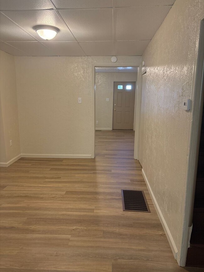 Foto del edificio - Future Rental! Semi-detached 2 bedroom 1 B...