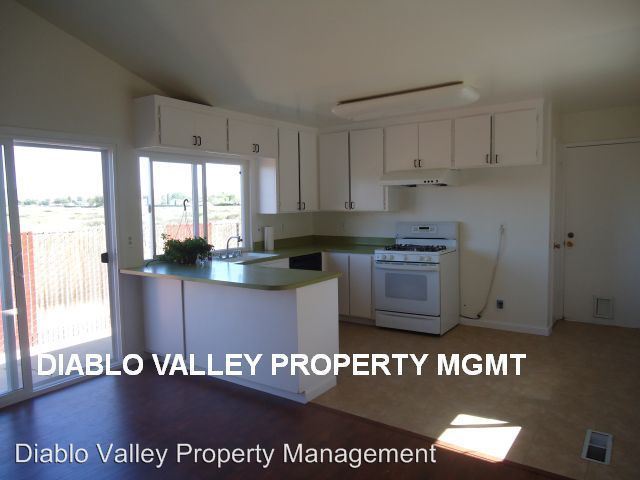 Building Photo - 2175 Roan Ct