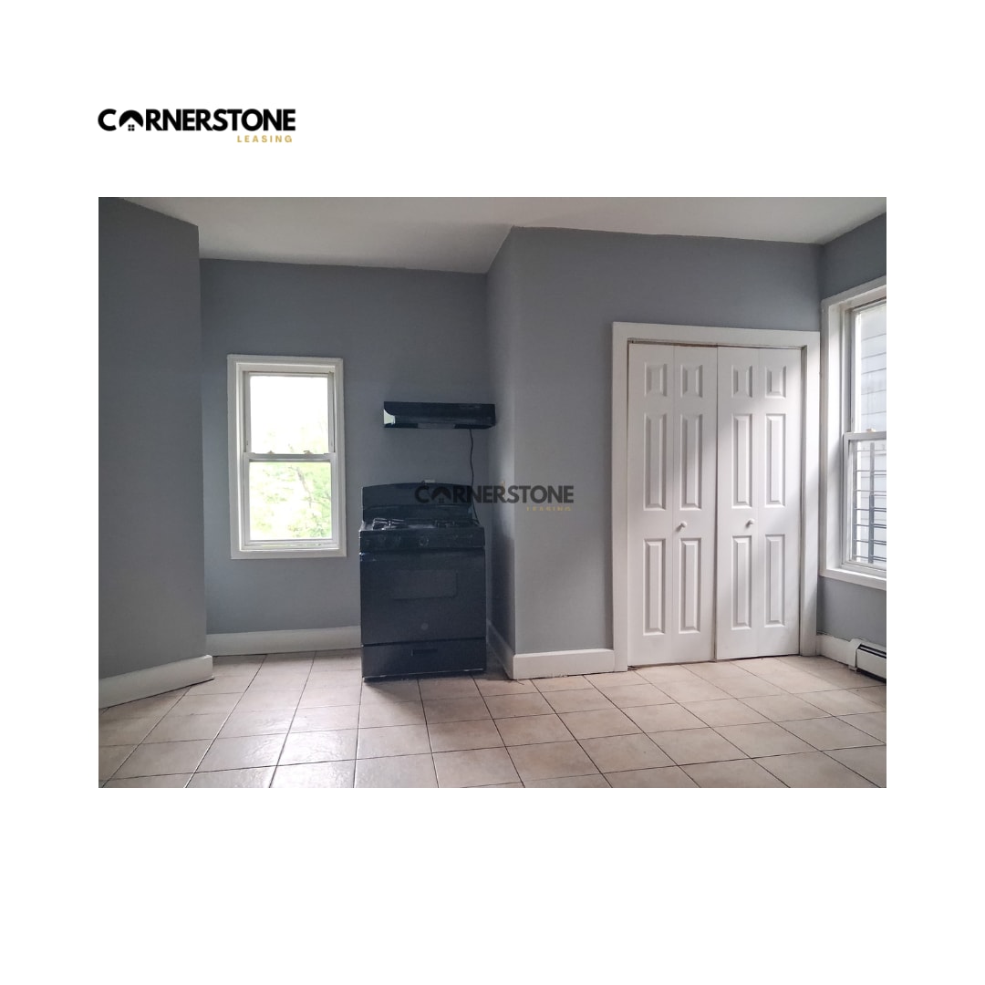 4 Bedrooms at 7 N Straight St #9B, Paterson NJ — photo 1