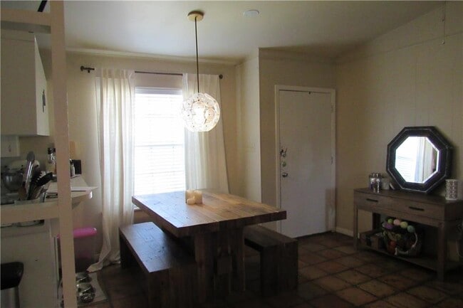 Building Photo - 2509 Trailside Dr