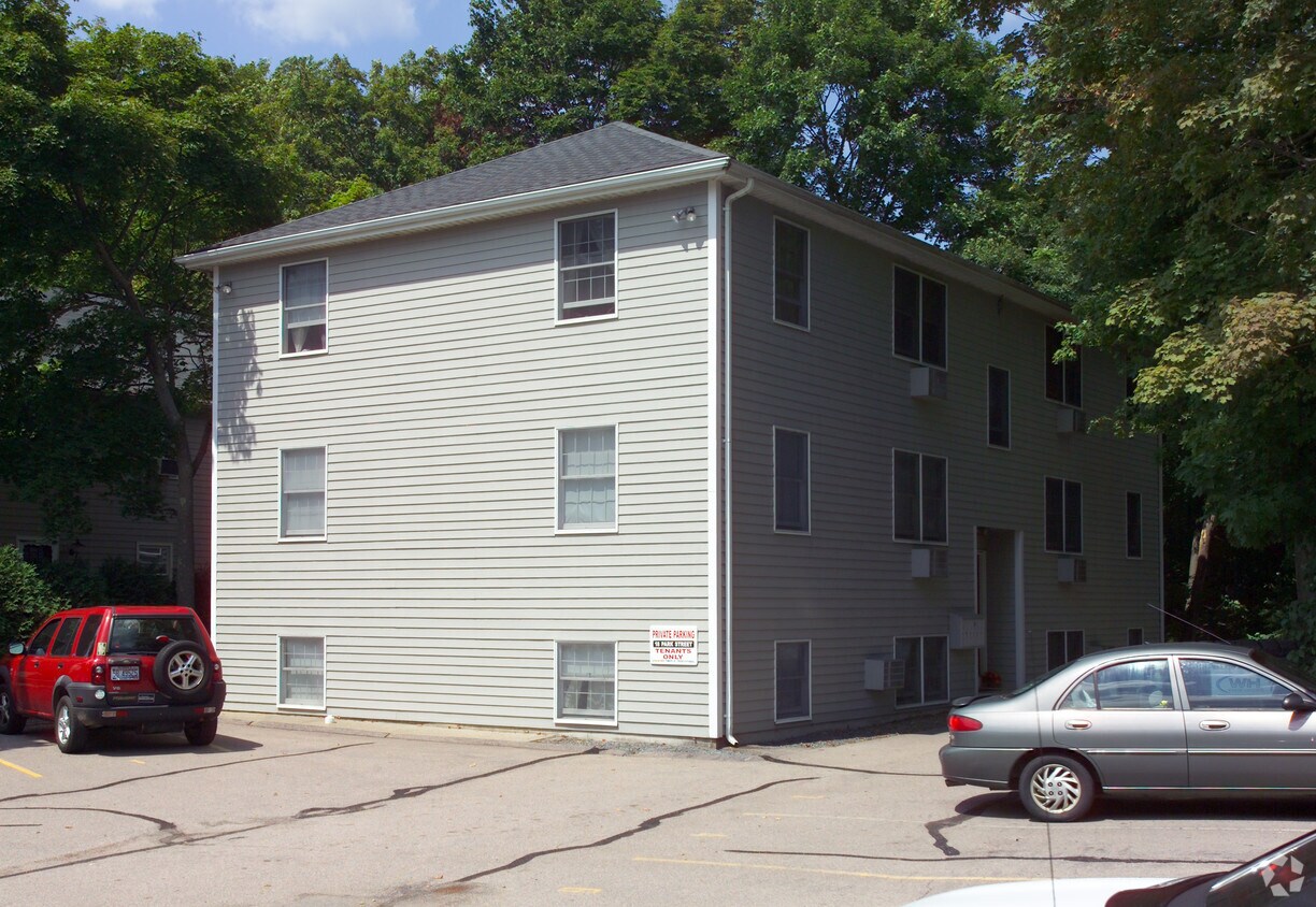 Primary Photo - 18 Park St