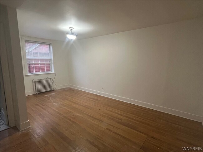 Foto del edificio - 19 Hodge Ave