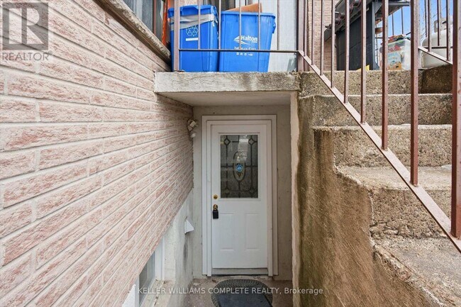 Photo du bâtiment - 114 Slinger Ave