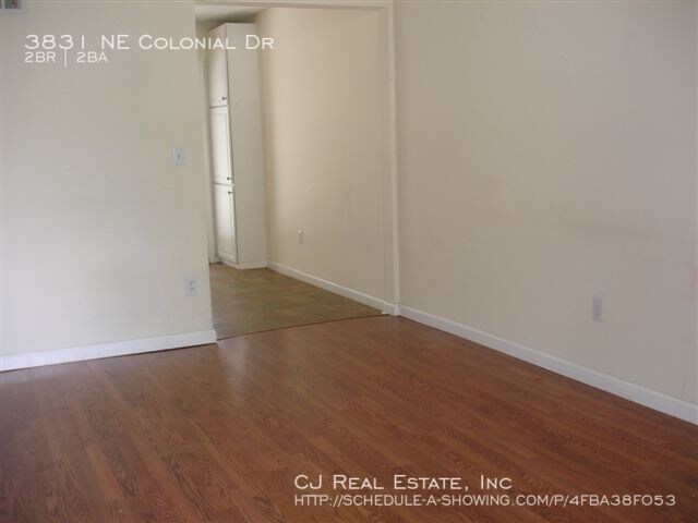 Foto del edificio - 3831 NE Colonial Dr