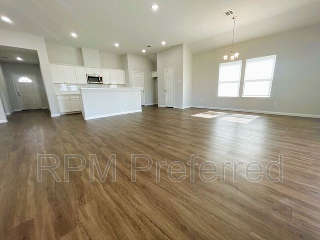 Building Photo - 1555 Rd 5728