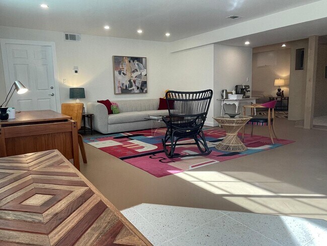 Building Photo - 2511 Clairmont Rd NE