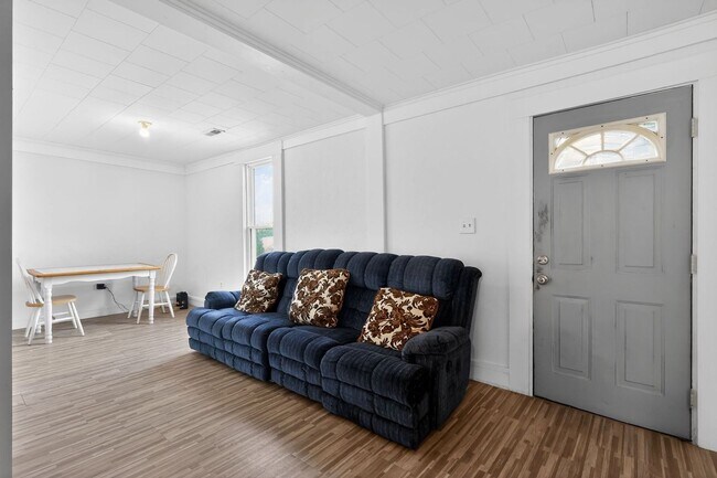 Foto del edificio - 992 N Maple St