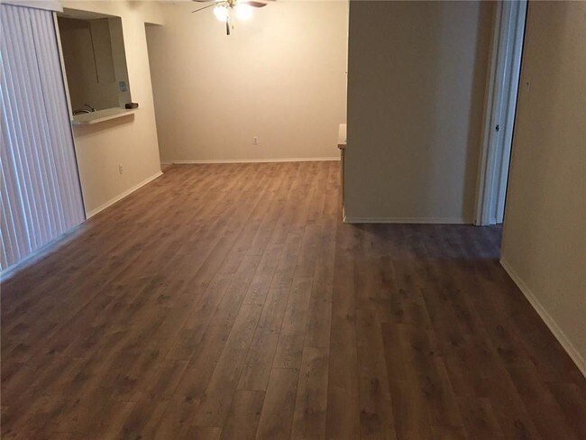 Foto del edificio - 5138 Amesbury Dr