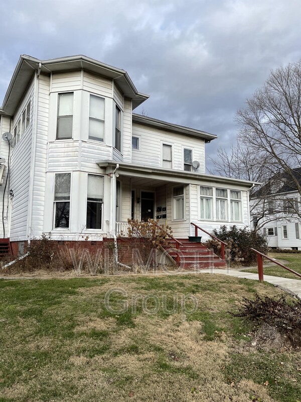 Primary Photo - 506 W Main St