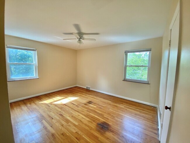 Building Photo - 540 Riddle Crest Ln
